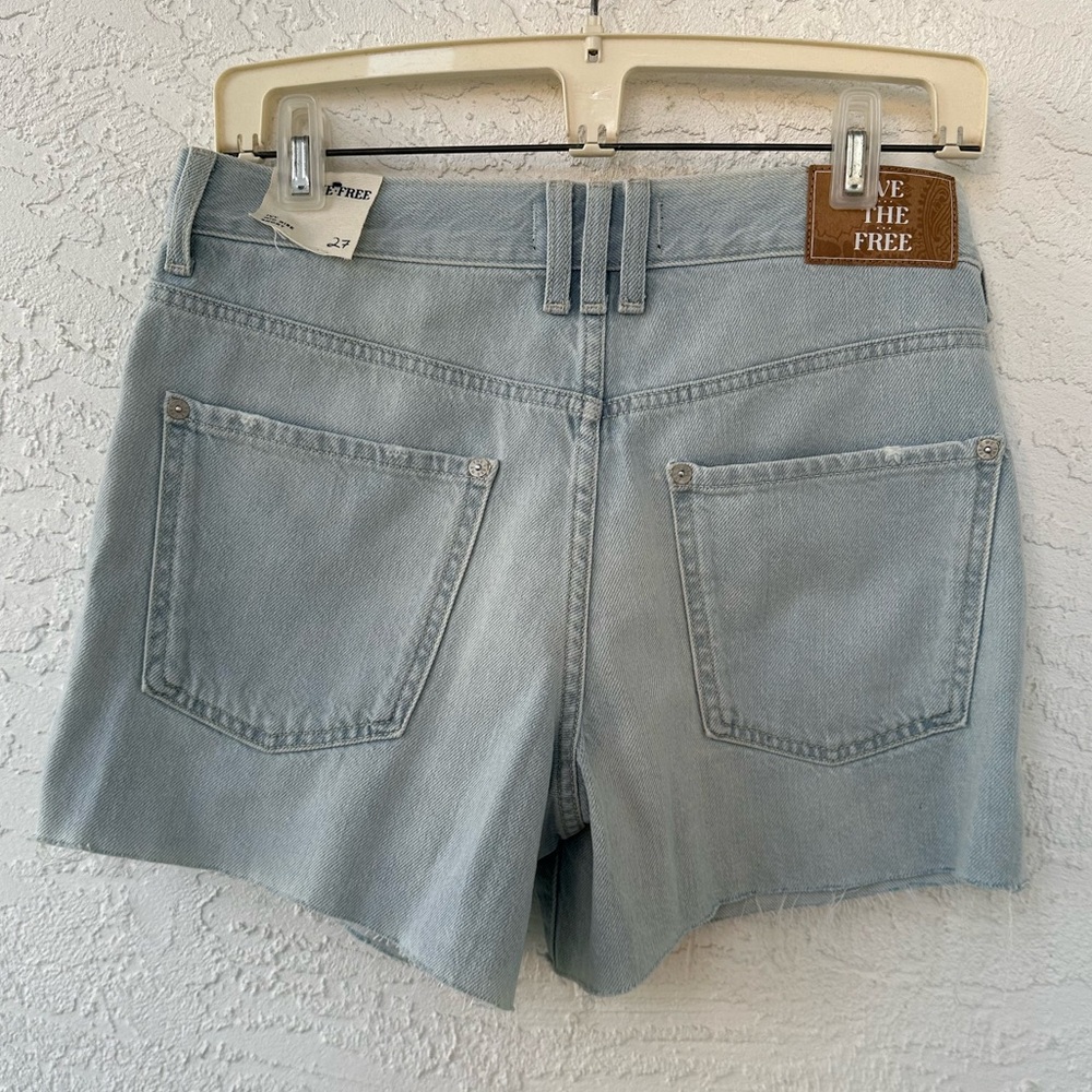 Free People NWOT We The Free Ivy Mid Rise Short Size 27 Light Blue - Picture 9 of 13